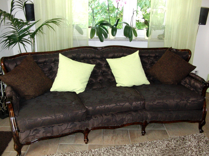 Altes Sofa wie neu - mit neuem Polster und neuem Bezug